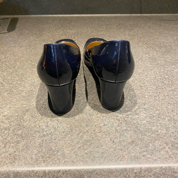 PETER KAISER PATENT LEATHER 2.5 HEEL PUMP IN BLUE / COMFORT / SIZE 5 - Picture 6 of 9